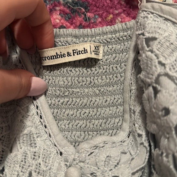 abercrombie top - Picture 2 of 3